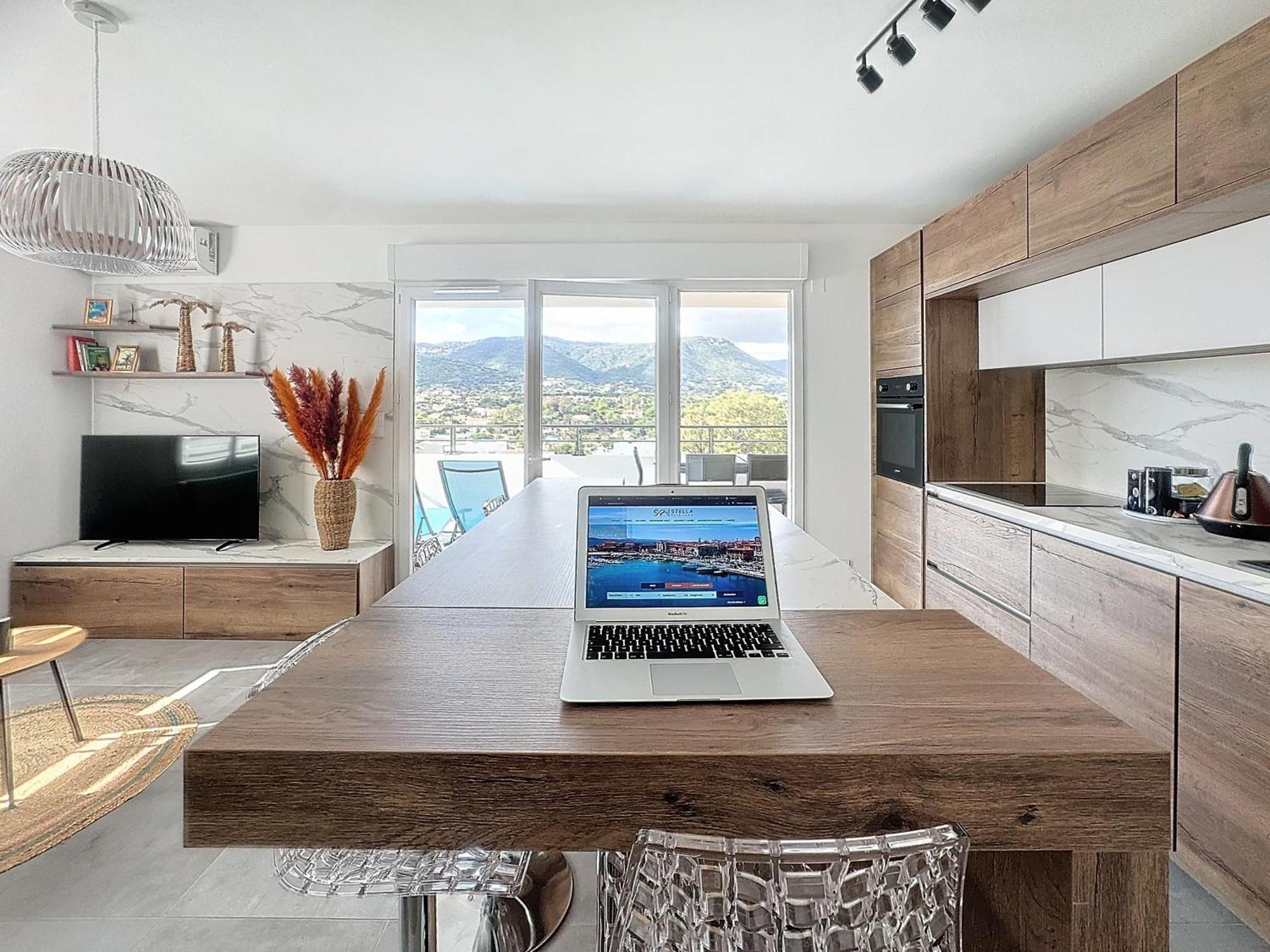 Appartement Avec Tres Jolie Vue *